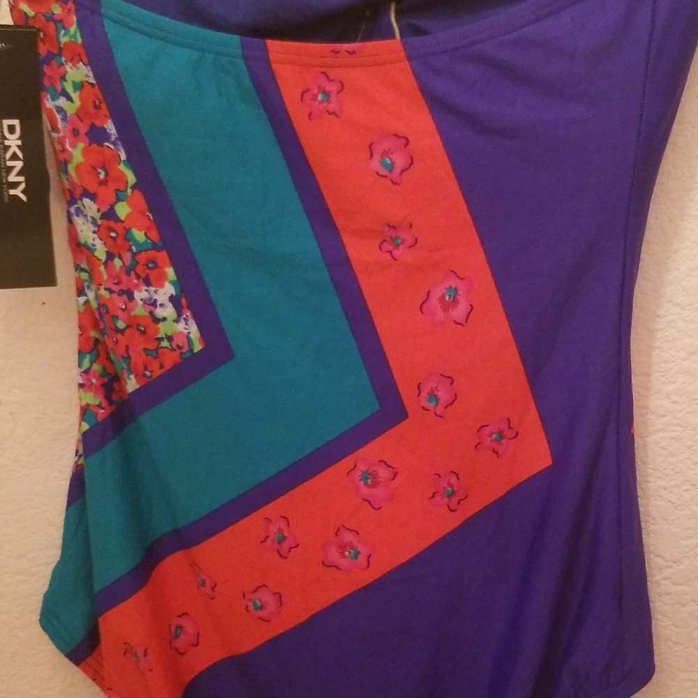 Swimsuit - Picture 4 of 5